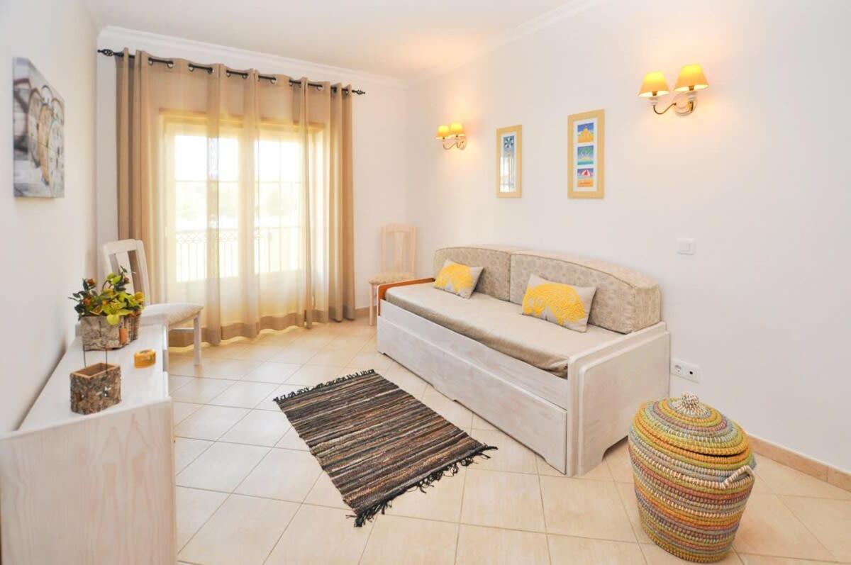 Branco - Near The Beach Holiday home *